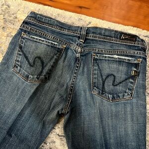 gently worn.  citizens of humanity low waist flare jeans. 29 Waist 28 in inseam
